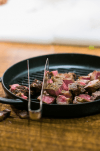 Resting meat after cooking: why and how